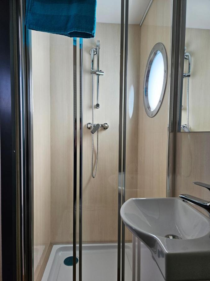 Mobiles Hausboot El'Milia Hotel Braunsbedra Exterior photo